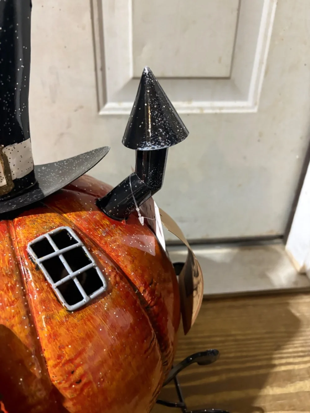 ZAERLTD ONLY ONE ON POSH- METAL PUMPKIN LIGHT UP ON CARRIAGE